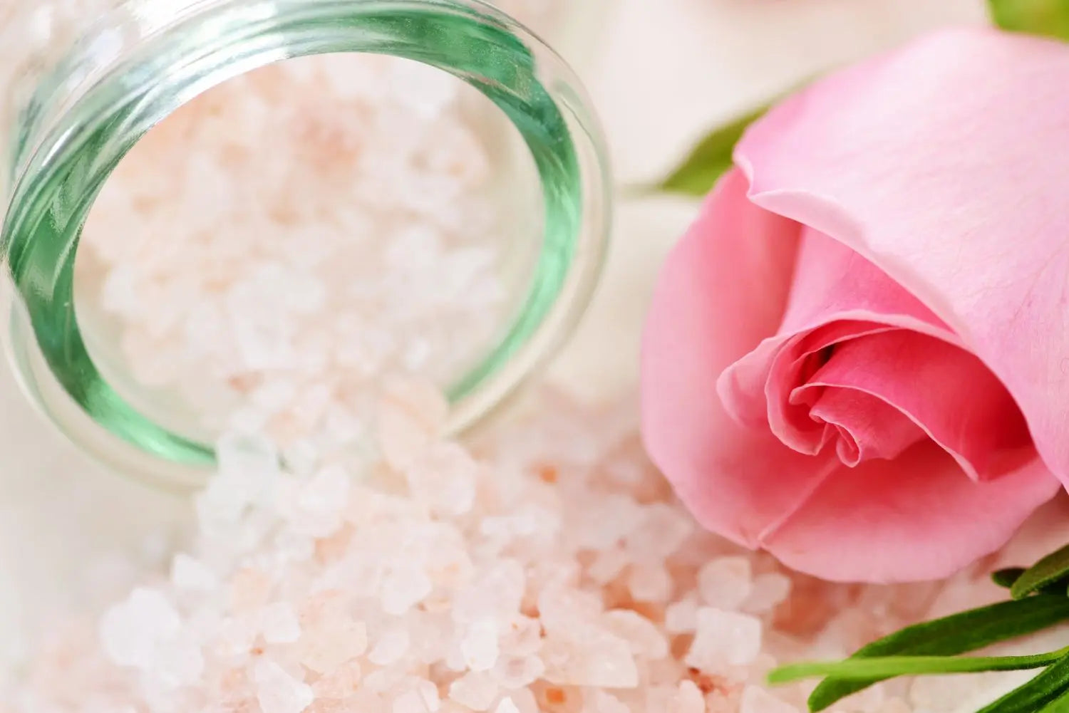 Why Crystal Candles give more benefits than ordinary candles - Chic & Raw