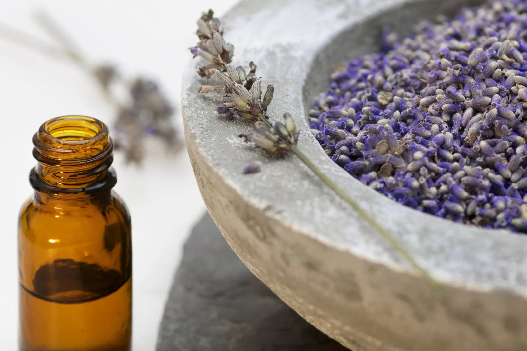 What Can Essential Oils Do for You? - Chic & Raw